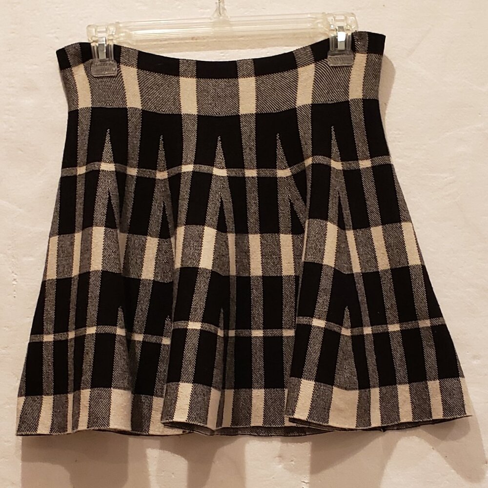 Hesperus  Black, Gray and Cream Plaid Skater Skirt Juniors Large